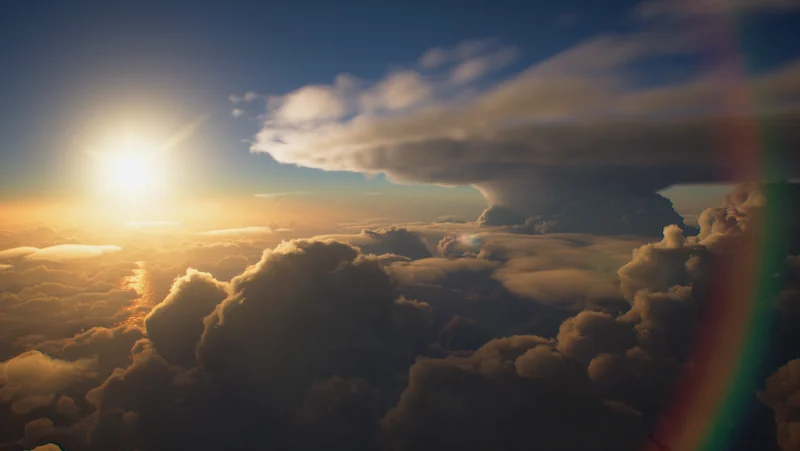 『ACE COMBAT 8: WINGS OF THEVE』の雲海を飛ぶゲーム画面